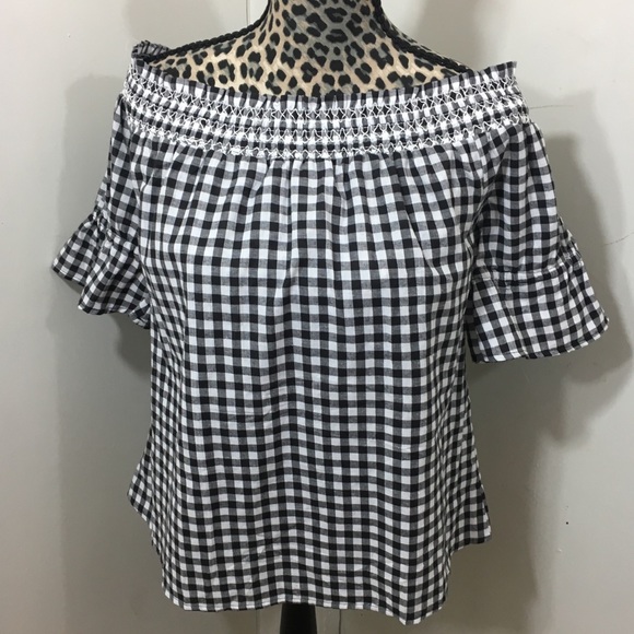 dizzy lizzy Tops - Off shoulder black white gingham bell sleeve top